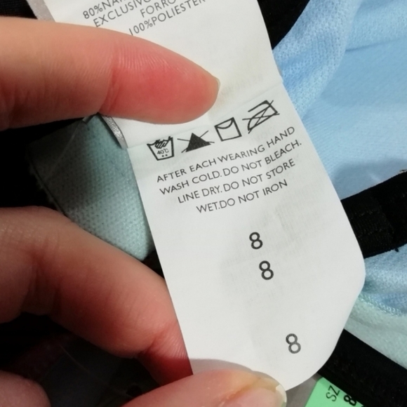 NWT! Nike One Piece Swimsuit - Picture 12 of 13